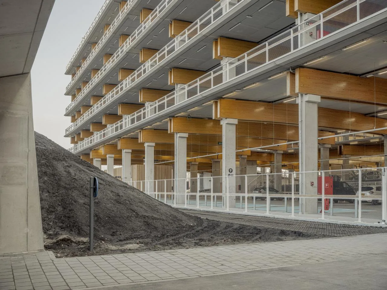 BIM architecture | Park+Ride new model, private transportation+public transportation/HUB