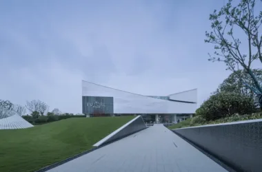 BIM Architecture: Center Beam Design at Zhengrong Qinghe Daguan by Shanghai Huace Architectural Design Firm-BIM WORLD