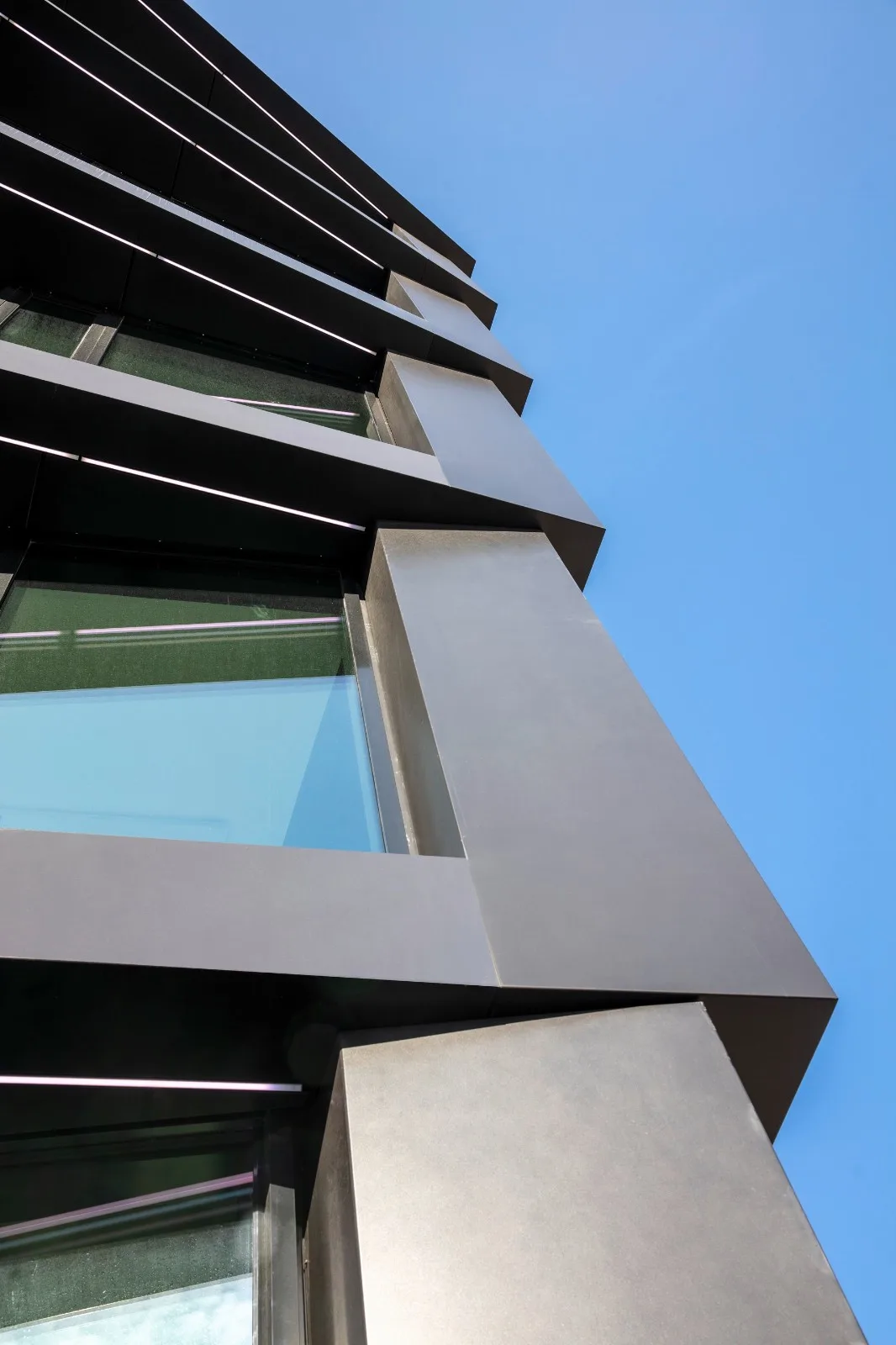 BIM Architecture | Mercator One Office Building/Hadi Teherani Architects