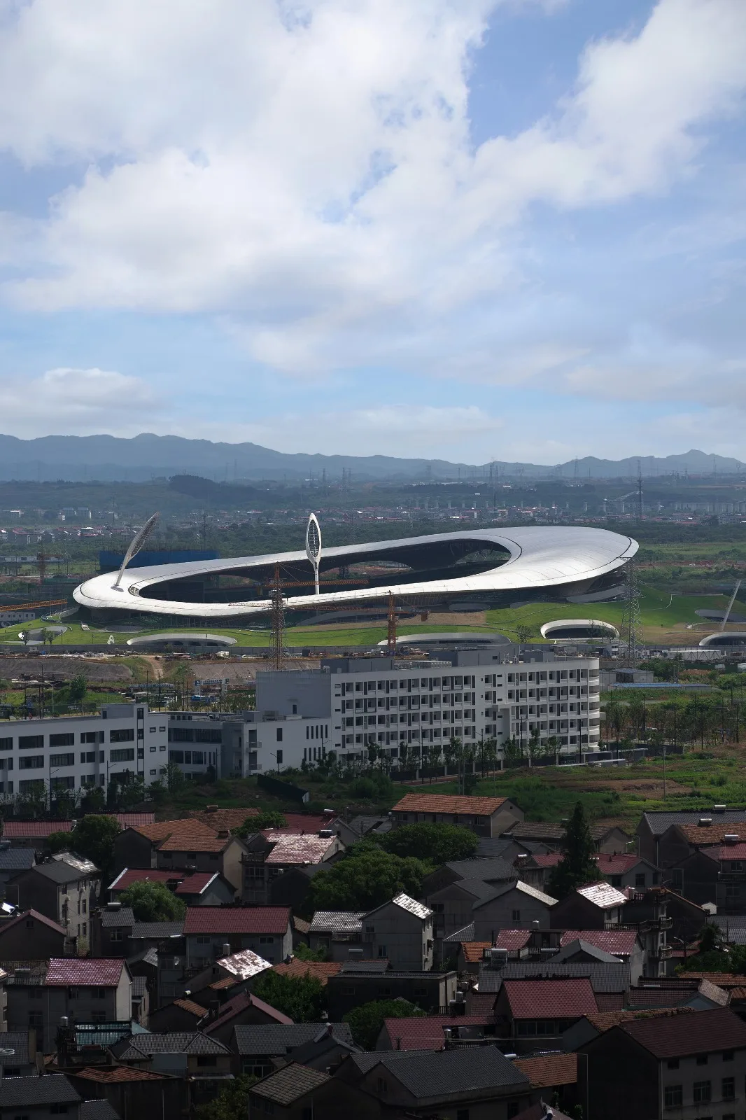 BIM Architecture | Design of the World's Largest Earthly Covered Building Complex: 'Disappearing Stadium'/MAD Ma Yansong