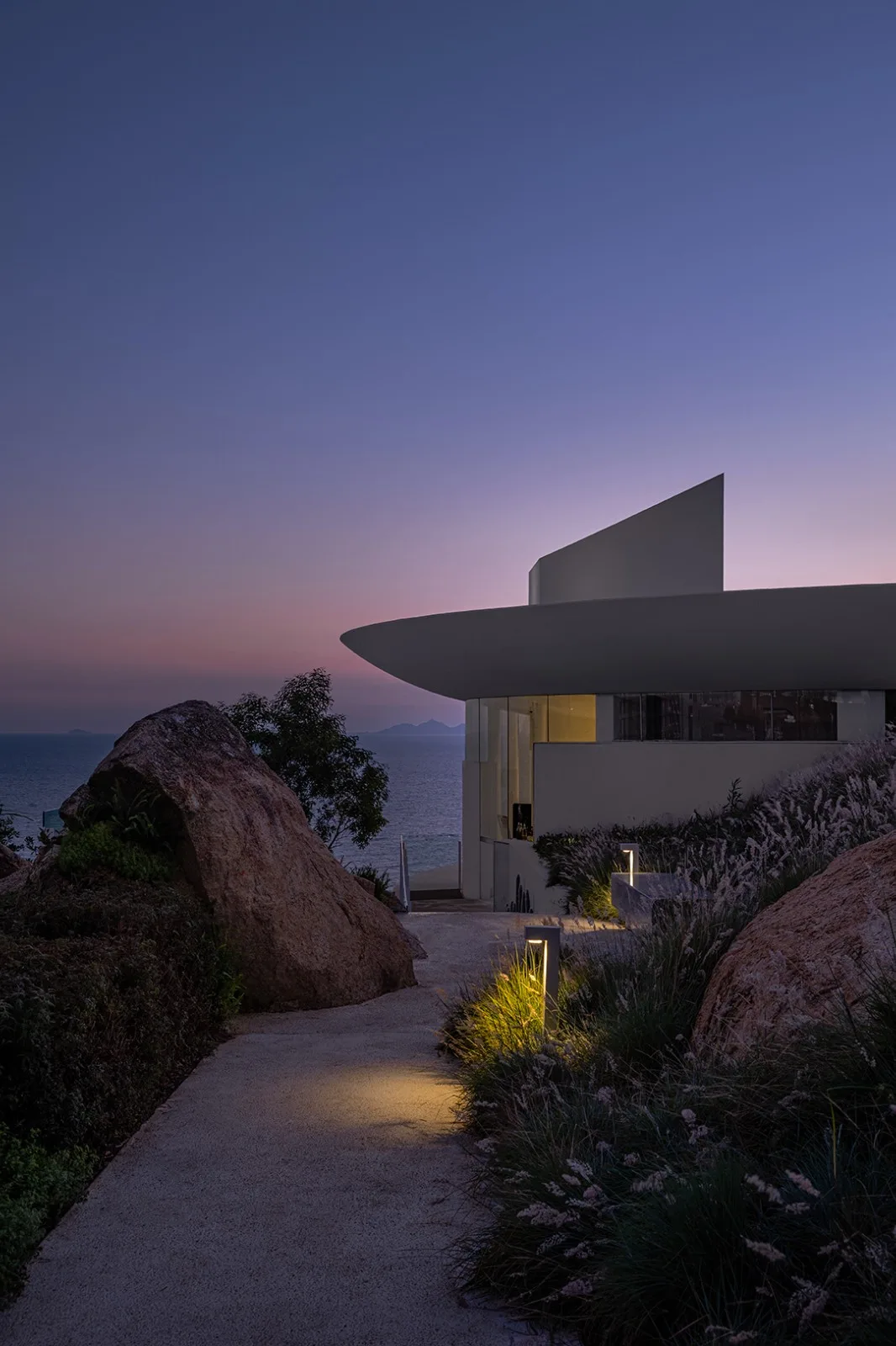 BIM Architecture | Seaside Bookstore on the Cliff: Huizhou Shuangyue Bay Yidrip Water Library/Sanwen Architecture