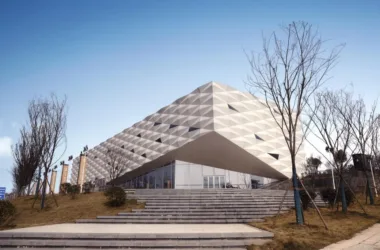 BIM Architecture: Floating Box Design for Zhuzhou Auto Expo Park Marketing Center by Luo Jin Studio-BIM WORLD