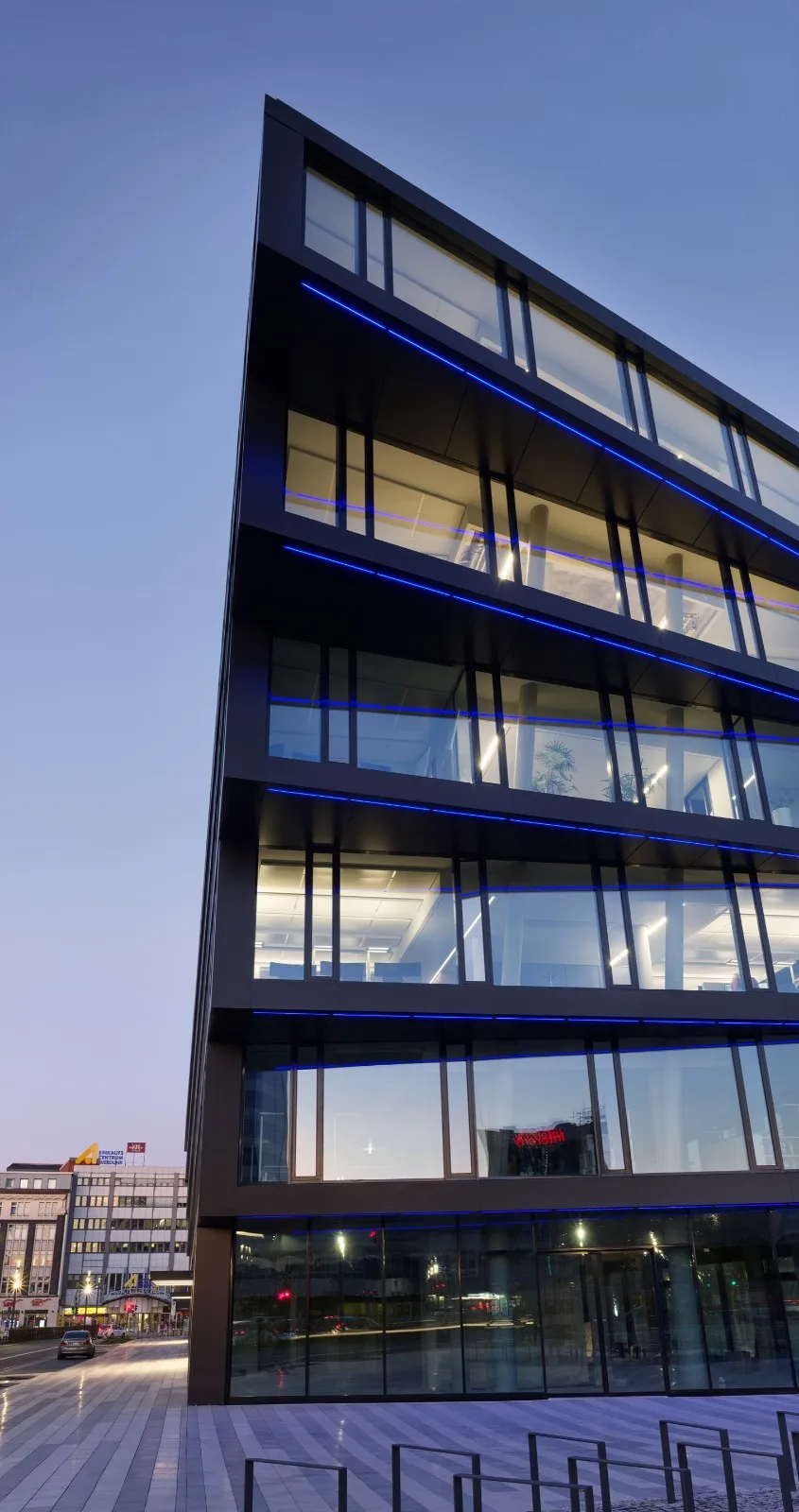 BIM Architecture | Mercator One Office Building/Hadi Teherani Architects