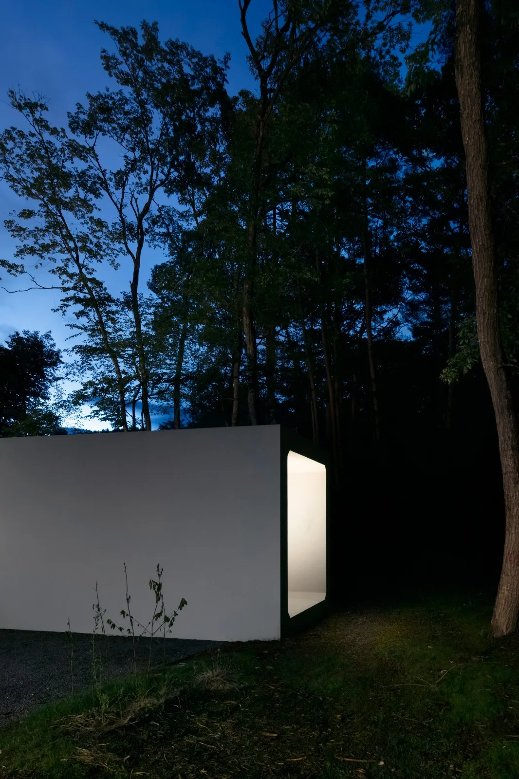 BIM Architecture | Japan Nagano Minimalist Hotel Culvert, Prefabricated Concrete Tunnel/Nendo
