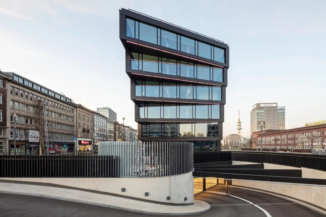 BIM Architecture | Mercator One Office Building/Hadi Teherani Architects