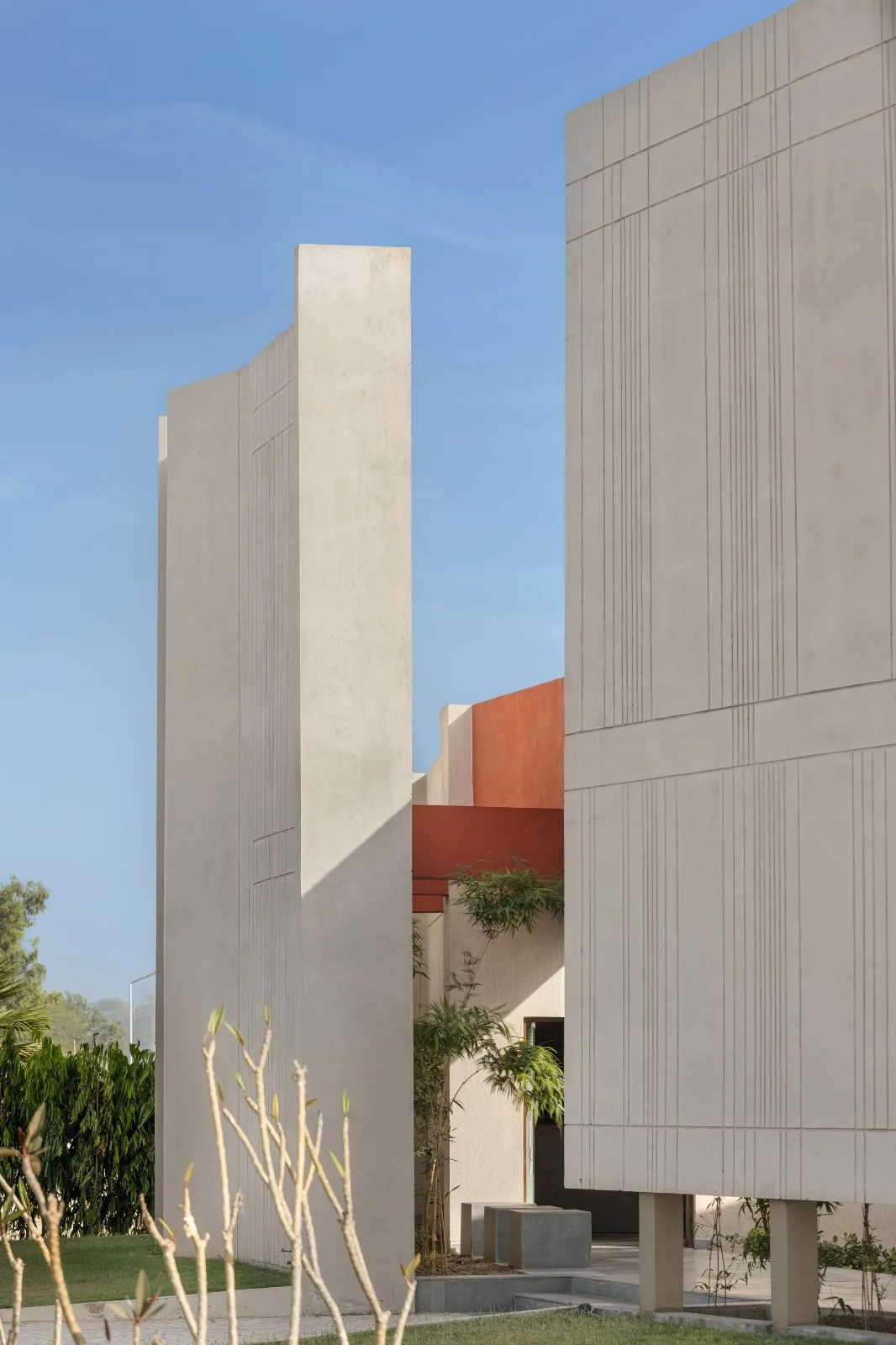 BIM architecture | Campus with walls erected/Kamat& Rozario Architecture