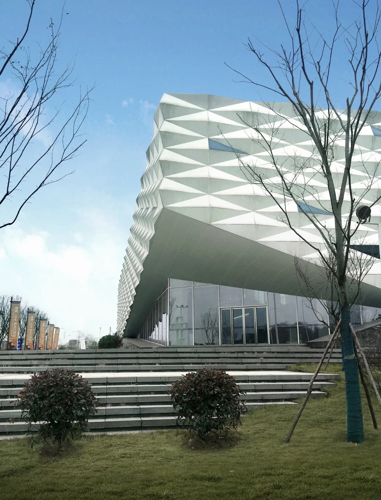 BIM Architecture | Floating Box: Zhuzhou Auto Expo Park Marketing Center/Luo Jin Studio