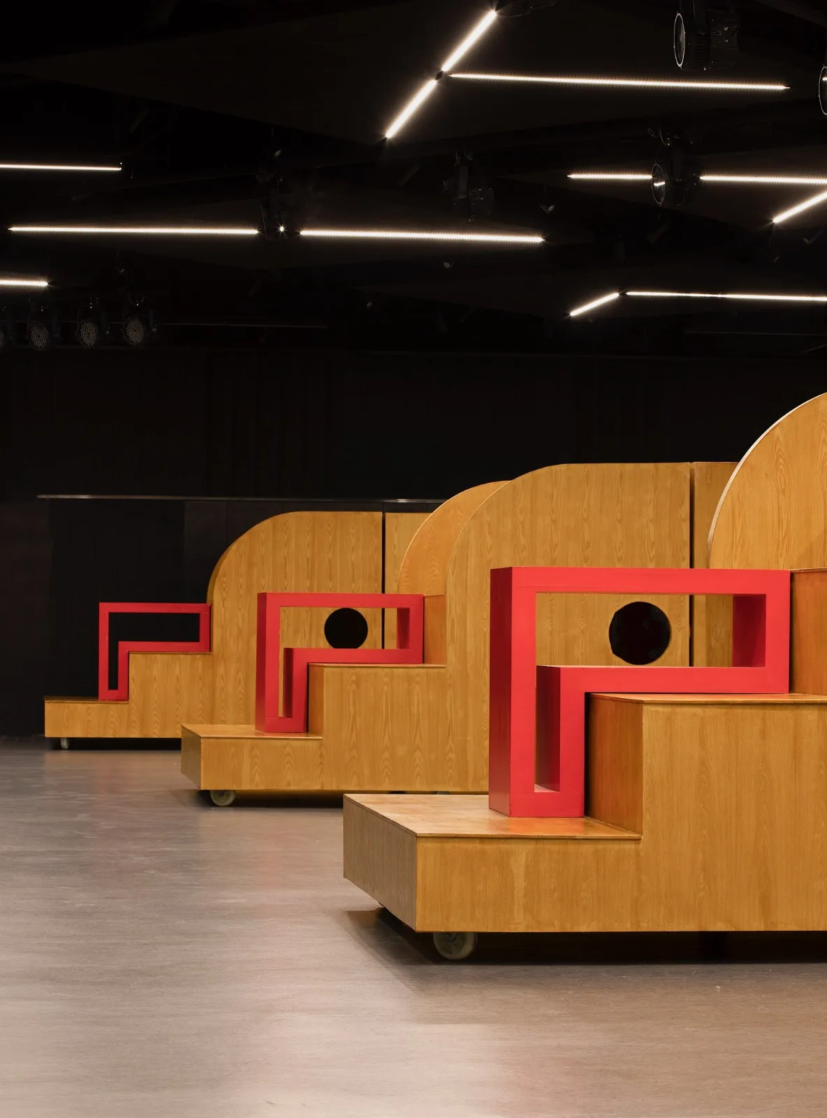BIM Architecture | Cells and Components: Peking University New Sun Theater Stand Installation/Front Architecture FEI Architects