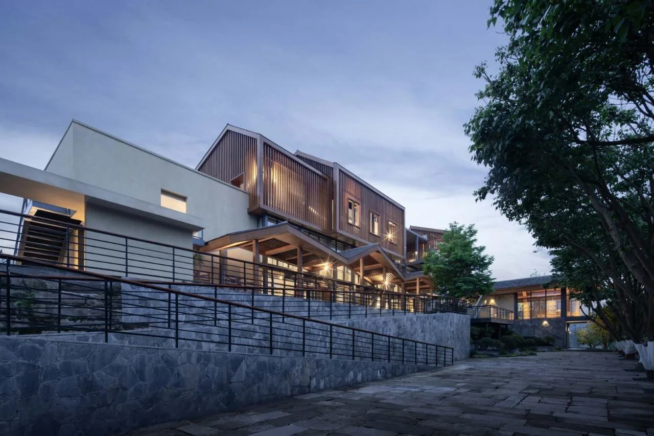 BIM Architecture | Mingyue Lake Shajin Primary School Renovation/Chongqing Yueji Architectural Design Firm