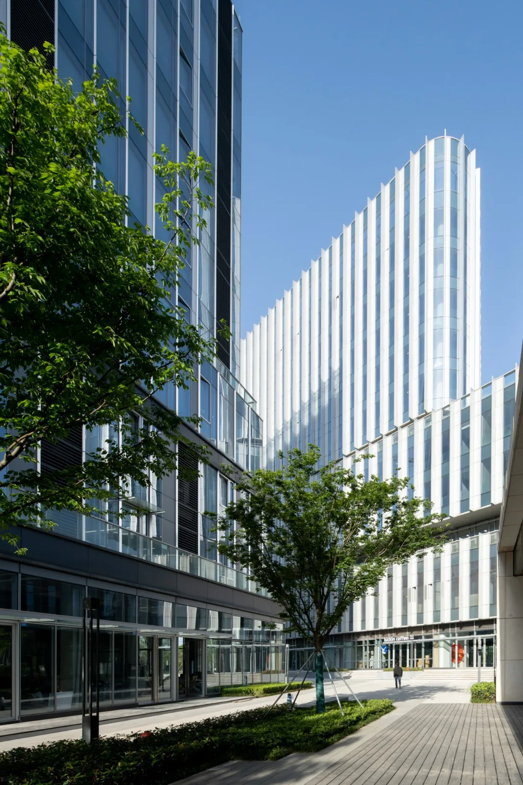 BIM Architecture | Chengdu Hisilicon Plaza: A Green 'Business Neighborhood Center' Located in Chengdu High tech Zone/10 Design