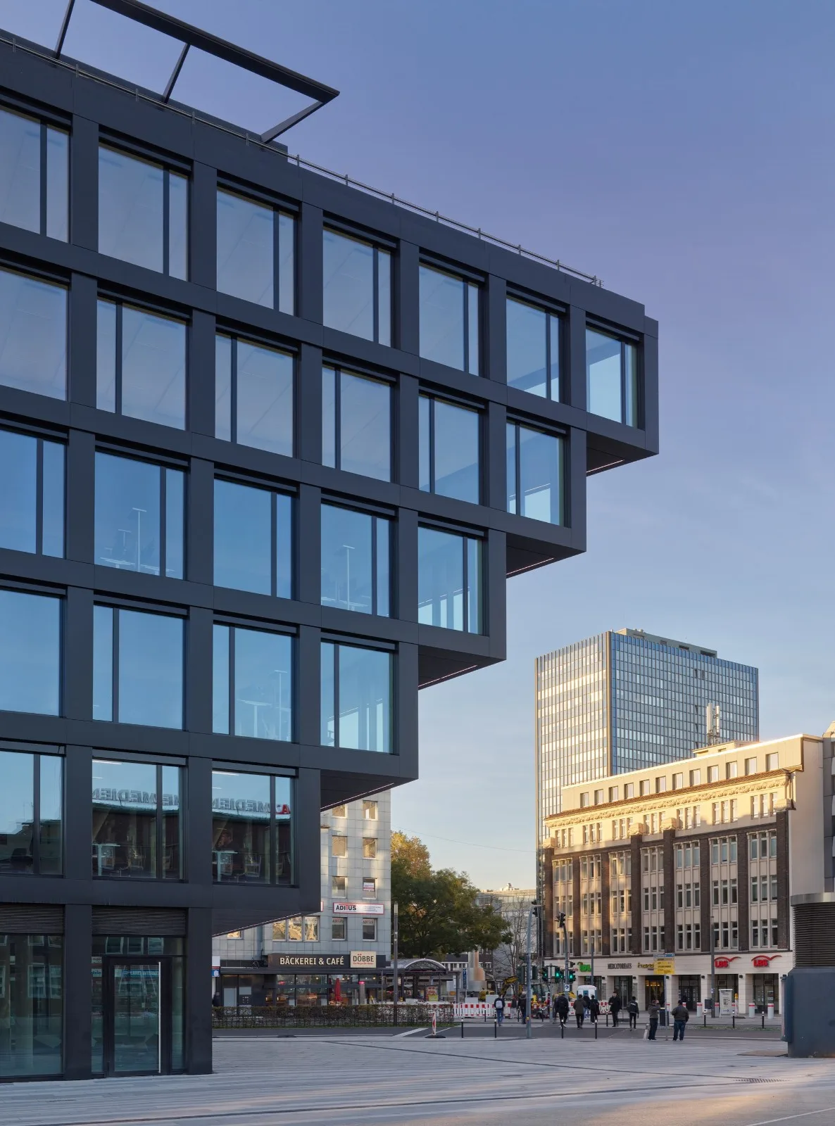 BIM Architecture | Mercator One Office Building/Hadi Teherani Architects