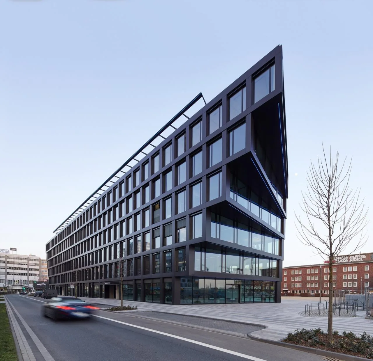 BIM Architecture | Mercator One Office Building/Hadi Teherani Architects
