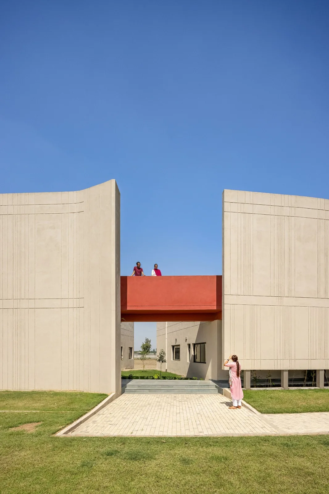 BIM architecture | Campus with walls erected/Kamat& Rozario Architecture