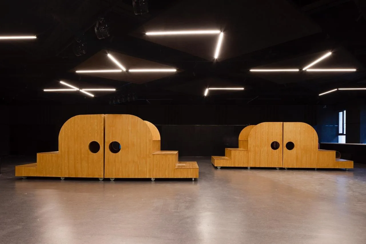 BIM Architecture | Cells and Components: Peking University New Sun Theater Stand Installation/Front Architecture FEI Architects