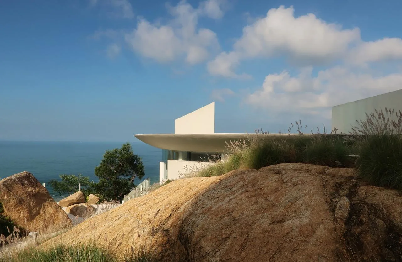 BIM Architecture | Seaside Bookstore on the Cliff: Huizhou Shuangyue Bay Yidrip Water Library/Sanwen Architecture