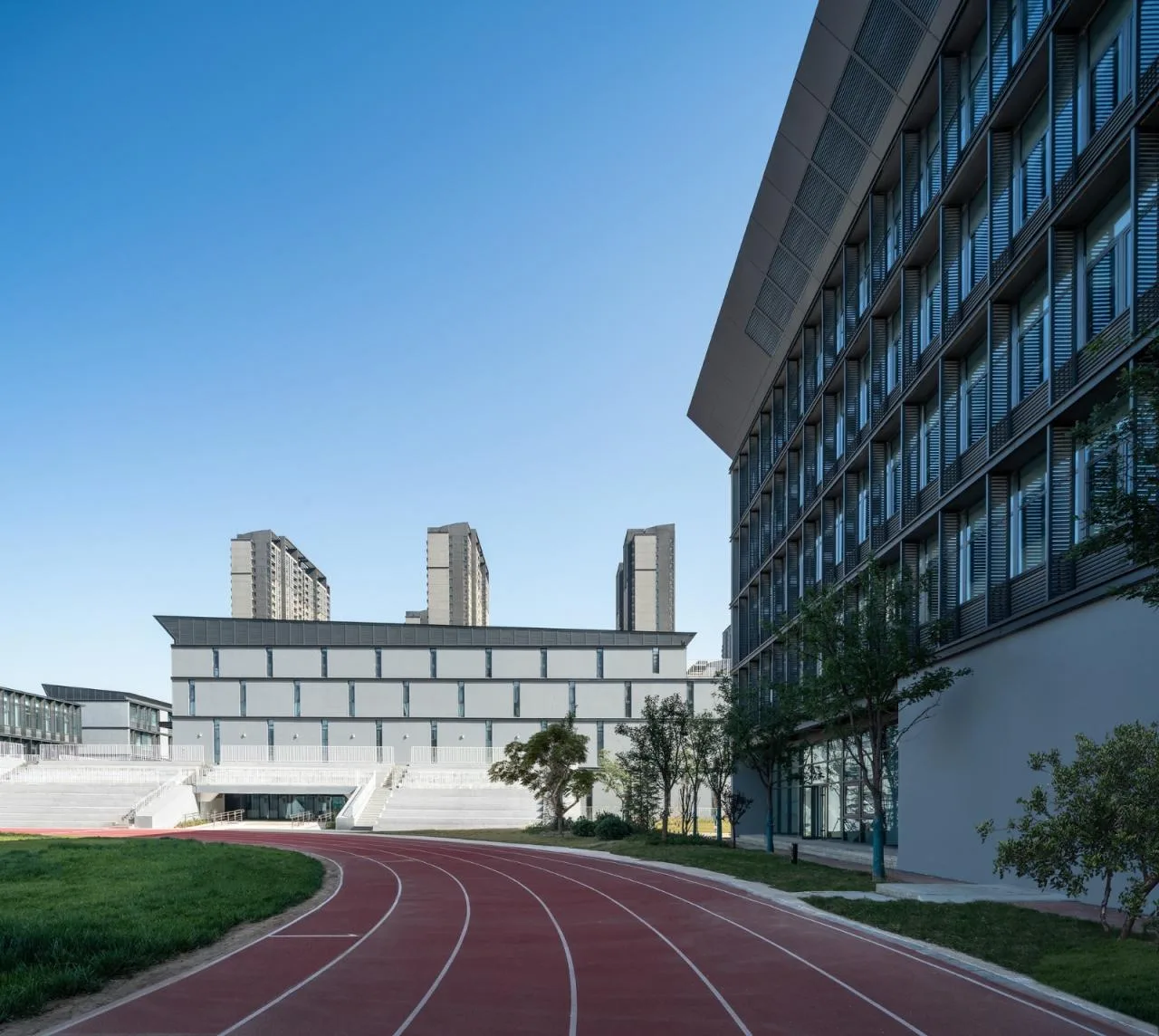 BIM Architecture | Zhengzhou Airport Eighth Resettlement Area Supporting Middle School and Zhengzhou No. 130 Middle School/Shanghai Lianchuang Design Group