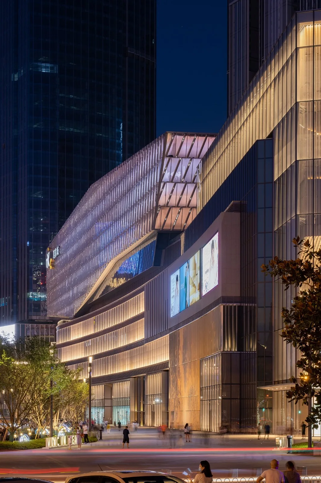 BIM Architecture | Wuhan MixC: "Crown of Crystals", "MixC of Light"/GD Grand View International