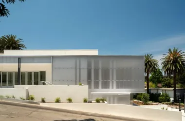 BIM in Architecture: Gloria Kaufman Performing Arts Center by AUX Architecture-BIM WORLD