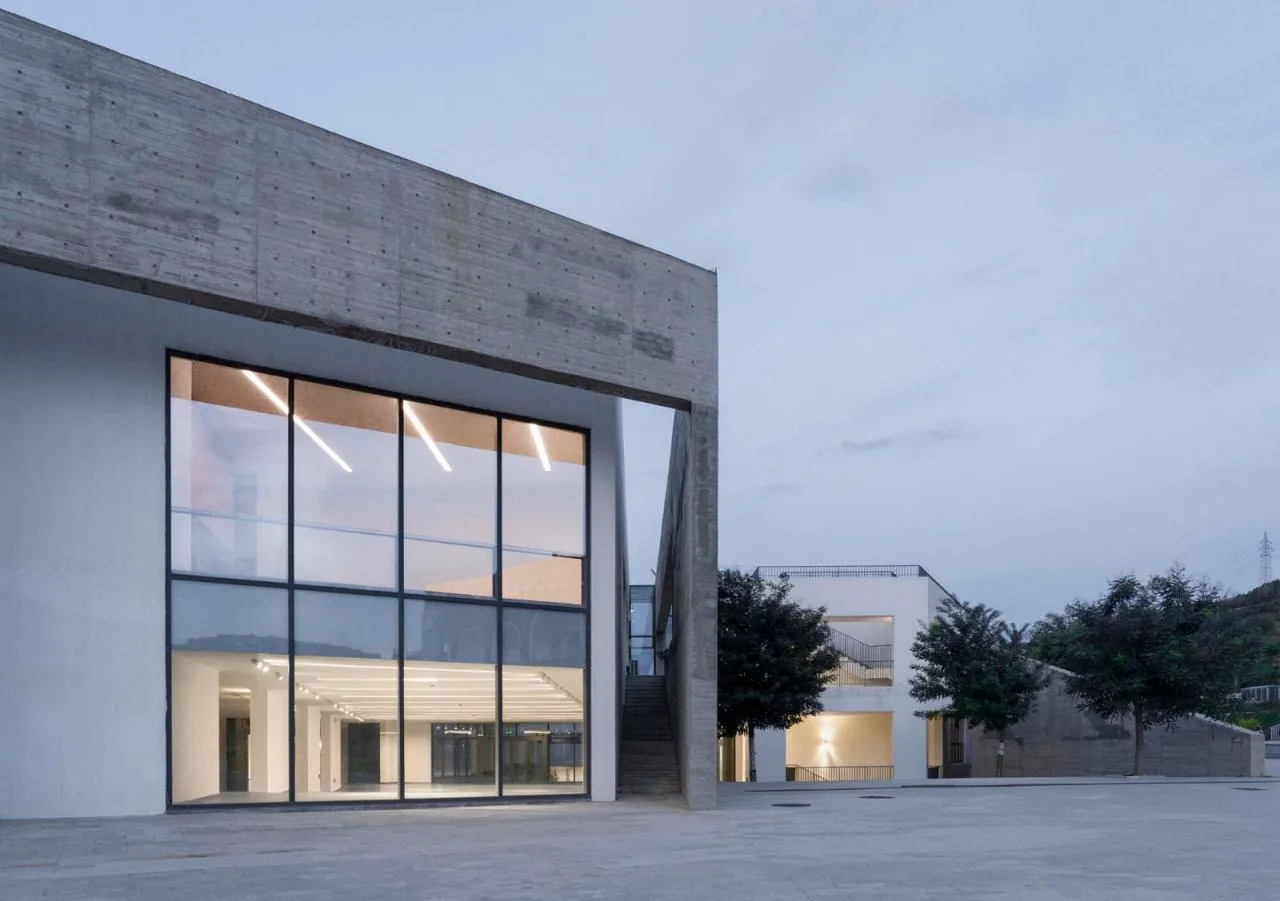 BIM Architecture | Youlan Middle School Graphic Art Comprehensive Building/WAU Architecture Firm