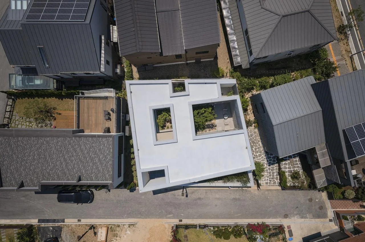 BIM Architecture | Twisted Space Creation, Metal Facade Residential/Archirie