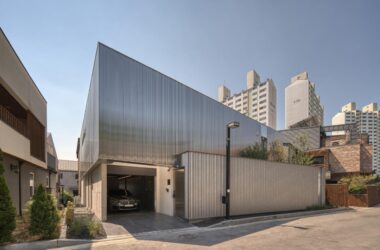 BIM Architecture: Designing Twisted Spaces with Metal Facade Residential Buildings-BIM WORLD