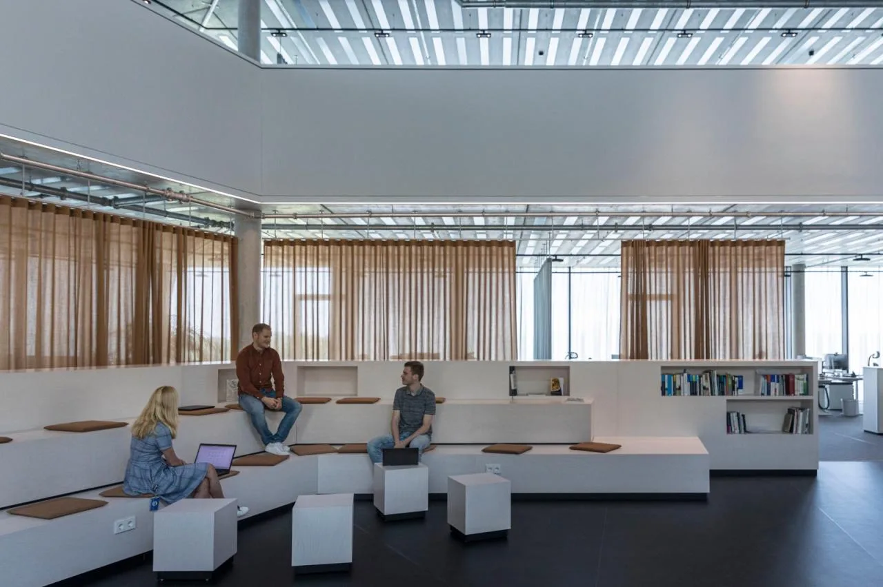 BIM Architecture | Opening and closing curtains following the path of the sun, Baramundi Headquarters/Haiyin Architecture