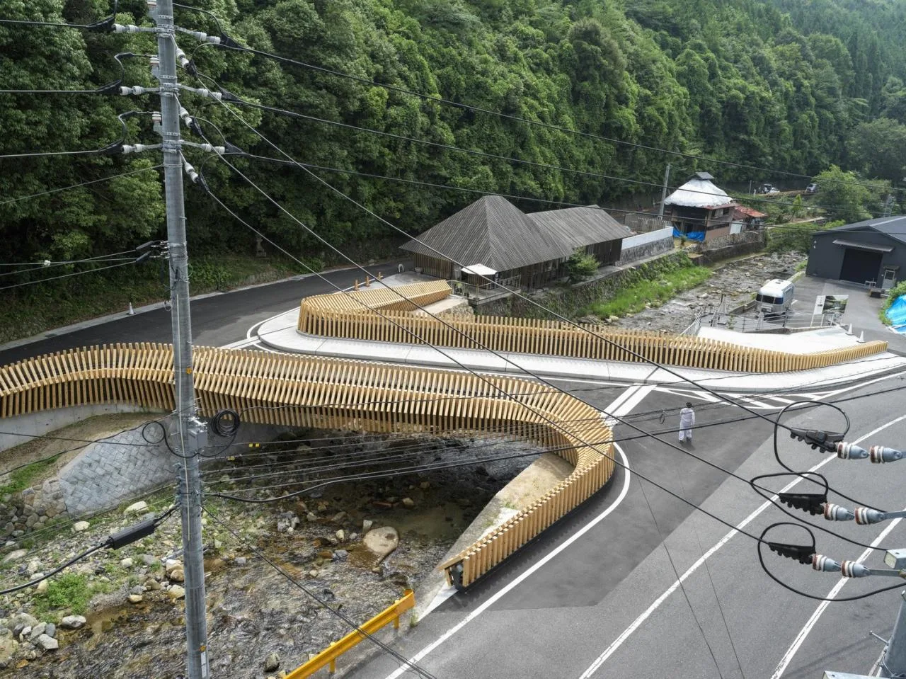 BIM Architecture | Combining Traditional Woodworking Techniques with Modern Computing Technology, Kusugibashi/Kengo Kuma Architecture Urban Design Firm