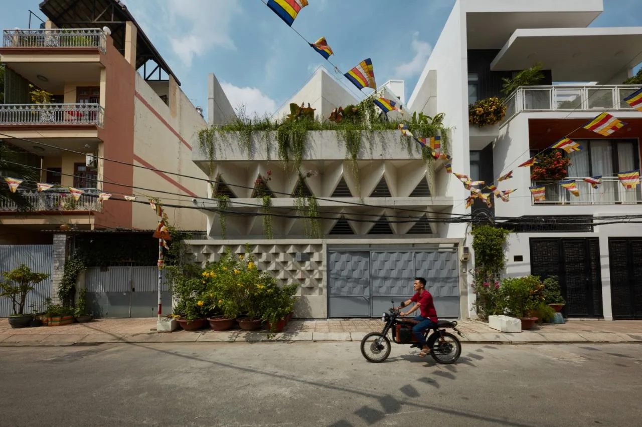 BIM Architecture | Triangle Home/Khuon Studio