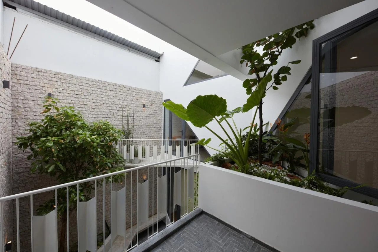 BIM Architecture | Triangle Home/Khuon Studio