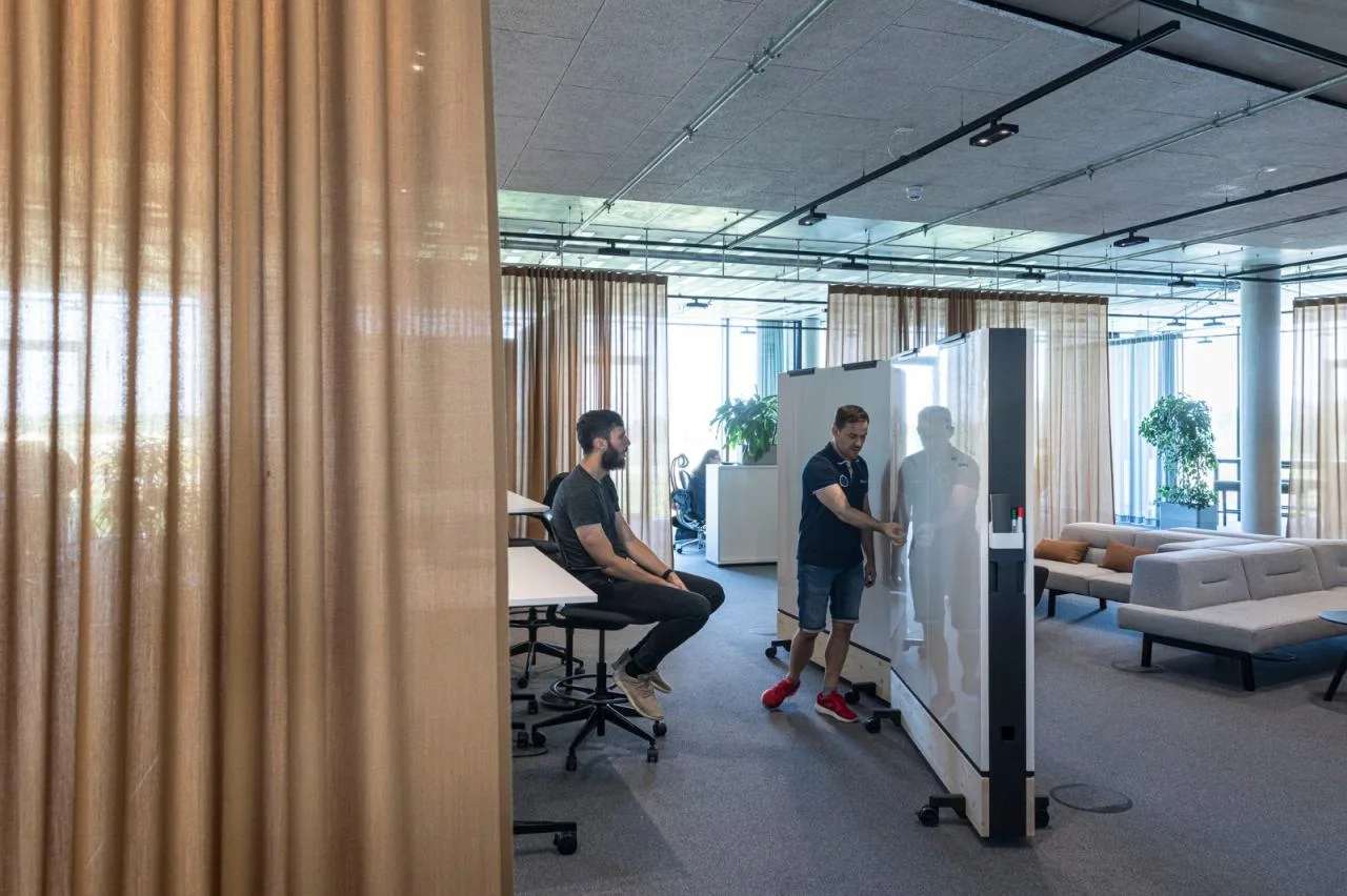 BIM Architecture | Opening and closing curtains following the path of the sun, Baramundi Headquarters/Haiyin Architecture