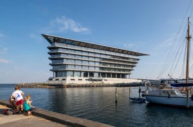 BIM in Architecture: Huiling Pharmaceutical Headquarters by Foster + Partners-BIM WORLD