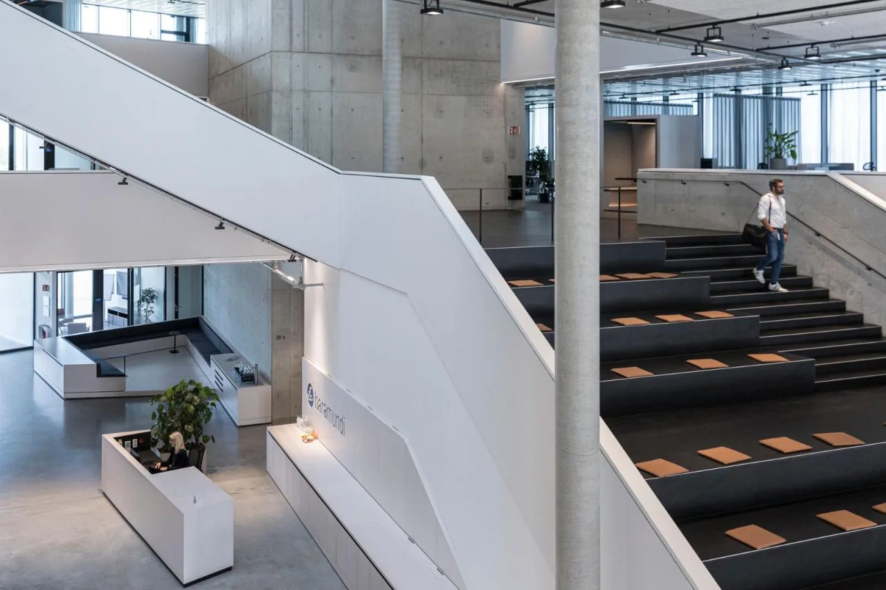 BIM Architecture | Opening and closing curtains following the path of the sun, Baramundi Headquarters/Haiyin Architecture