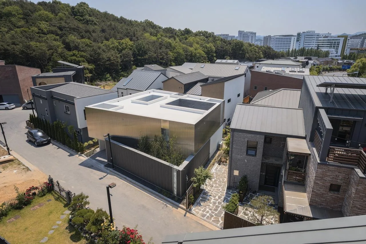 BIM Architecture | Twisted Space Creation, Metal Facade Residential/Archirie