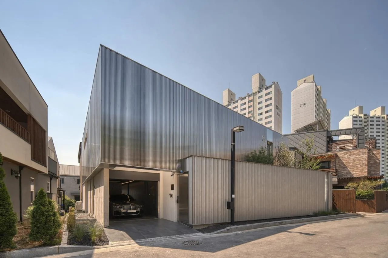 BIM Architecture | Twisted Space Creation, Metal Facade Residential/Archirie