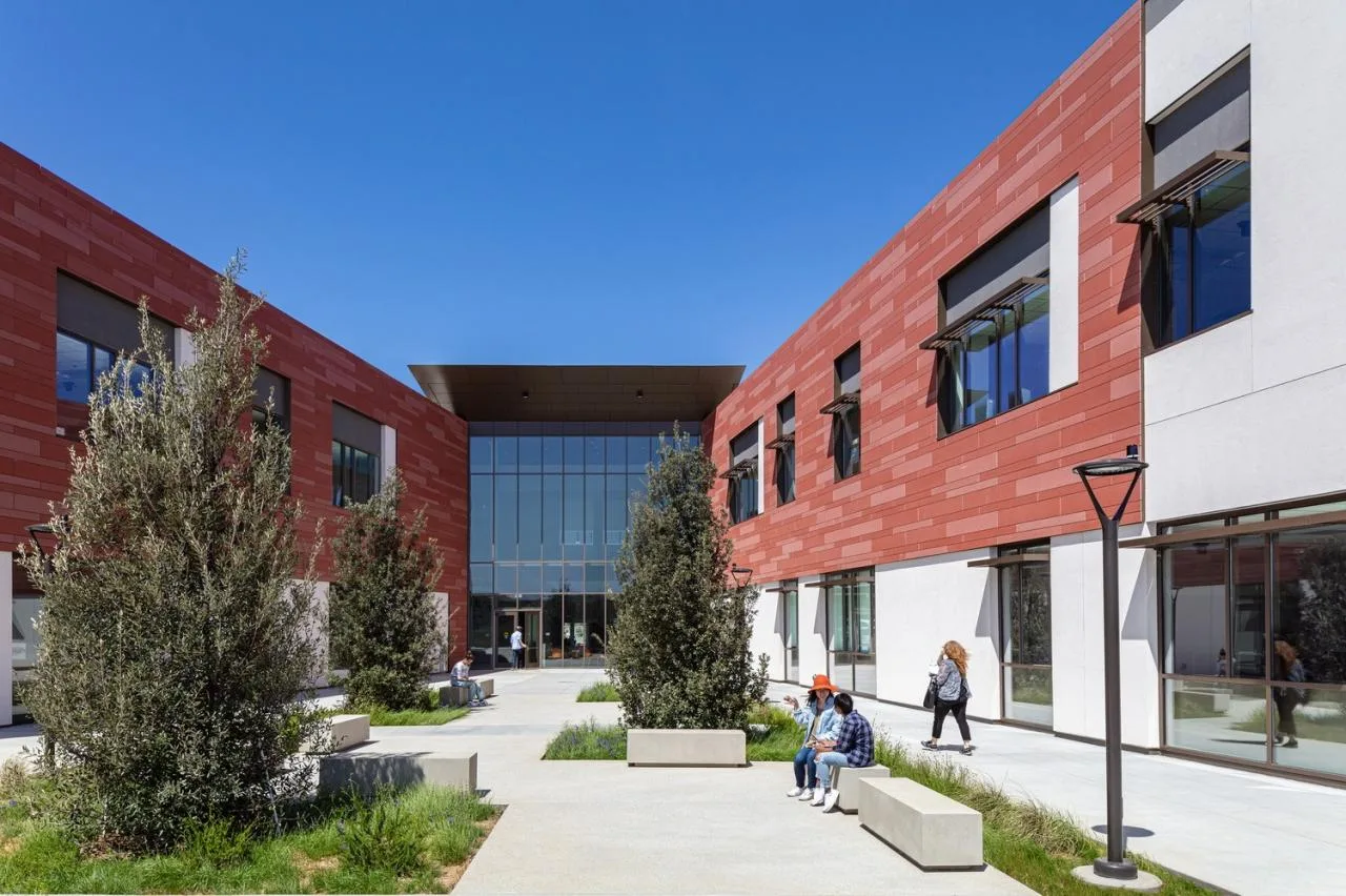 BIM Architecture | Ma'an College Advanced Technology and Applied Science Teaching Building/HED