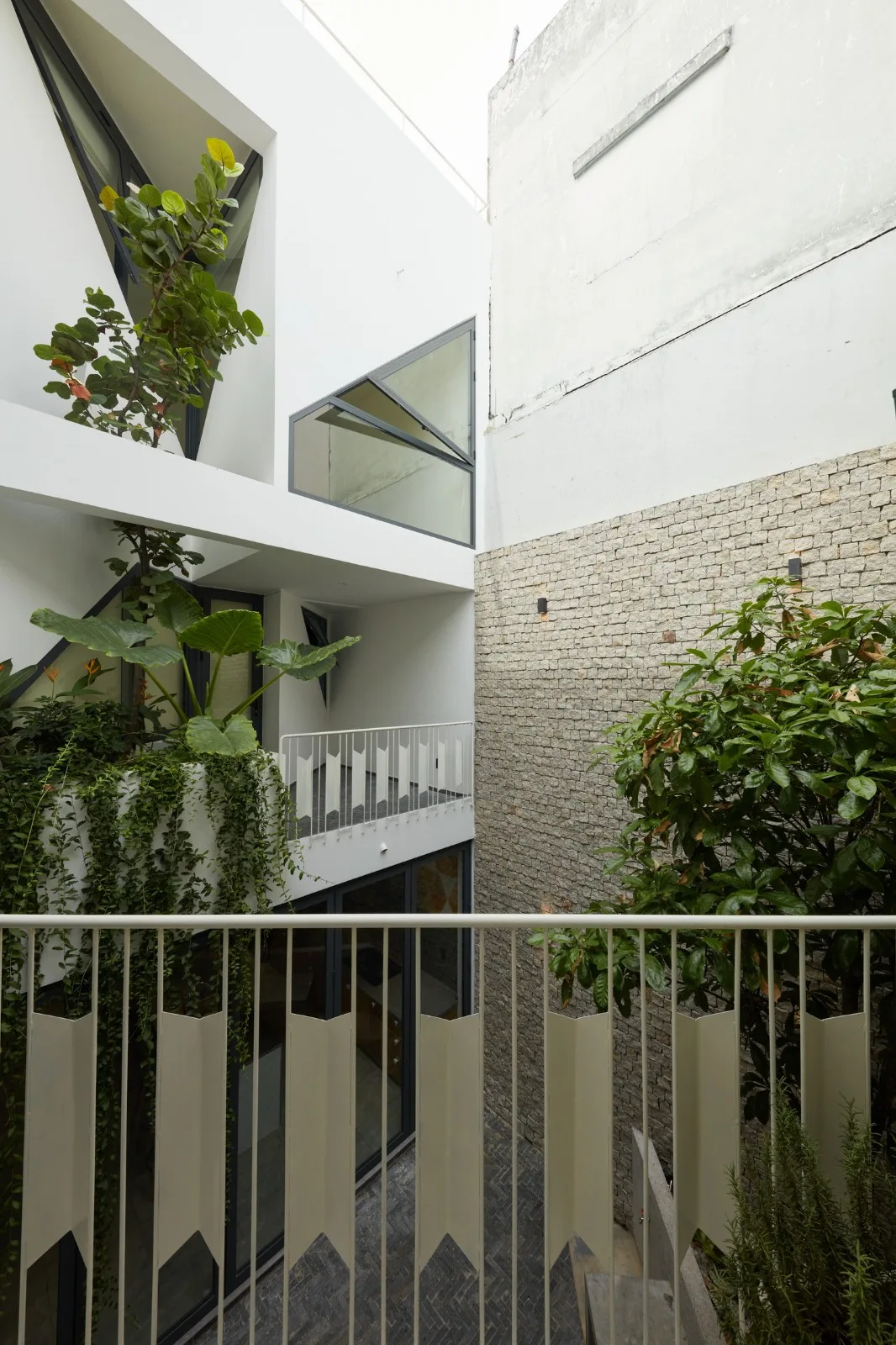 BIM Architecture | Triangle Home/Khuon Studio
