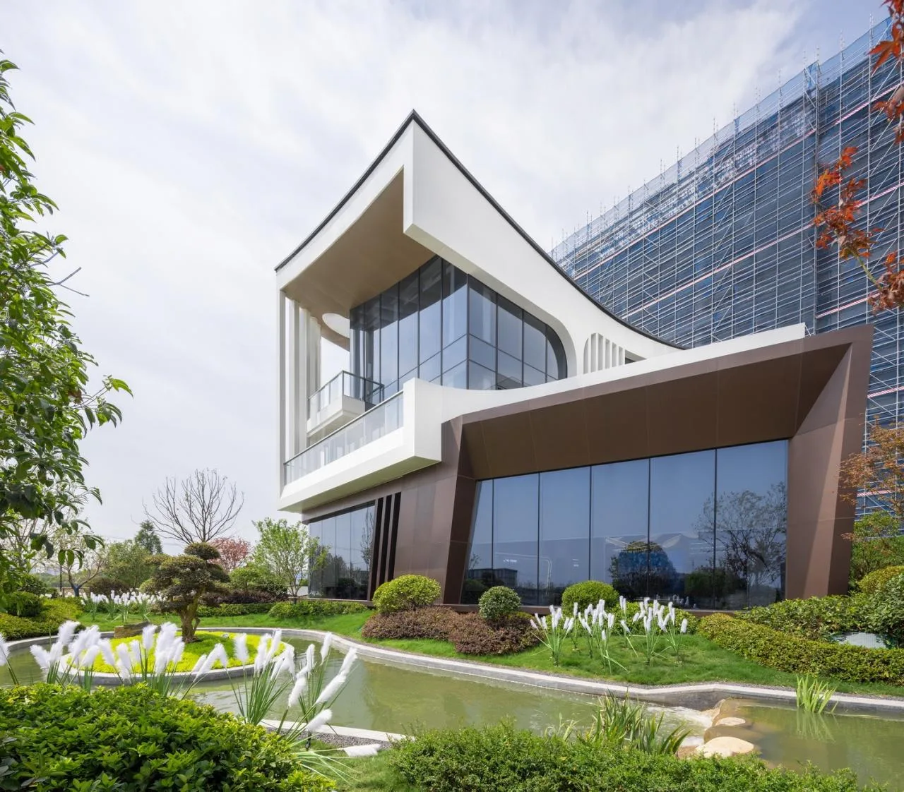 BIM Architecture | Yangtze River Delta Science and Technology Dahuangxin Research Institute: Creating a Jiangnan Water Town style Characteristic Industrial Park/Sanyi Architecture at the 'Origin' of the Yangtze River Delta