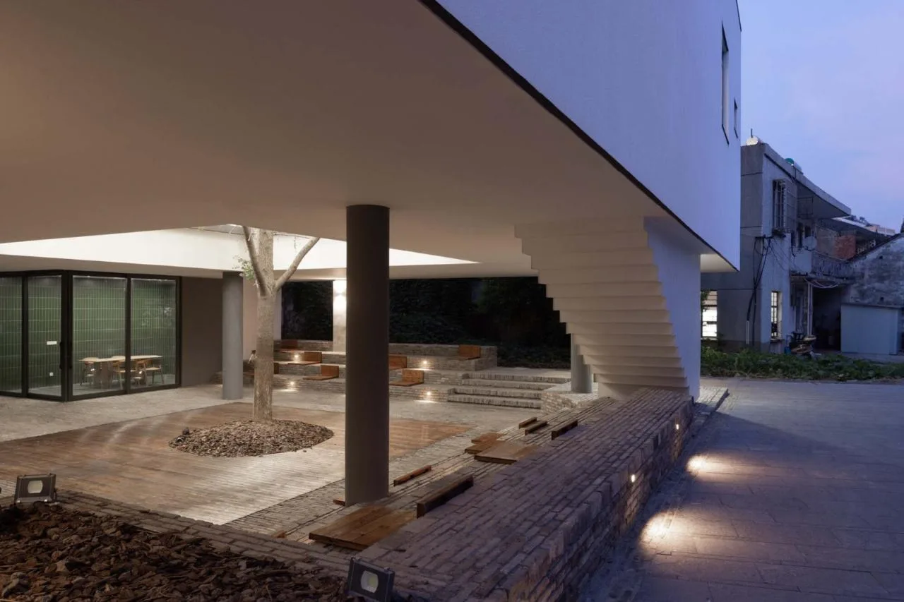 BIM Architecture | Meeting Room in Bache School Town/Proper Design