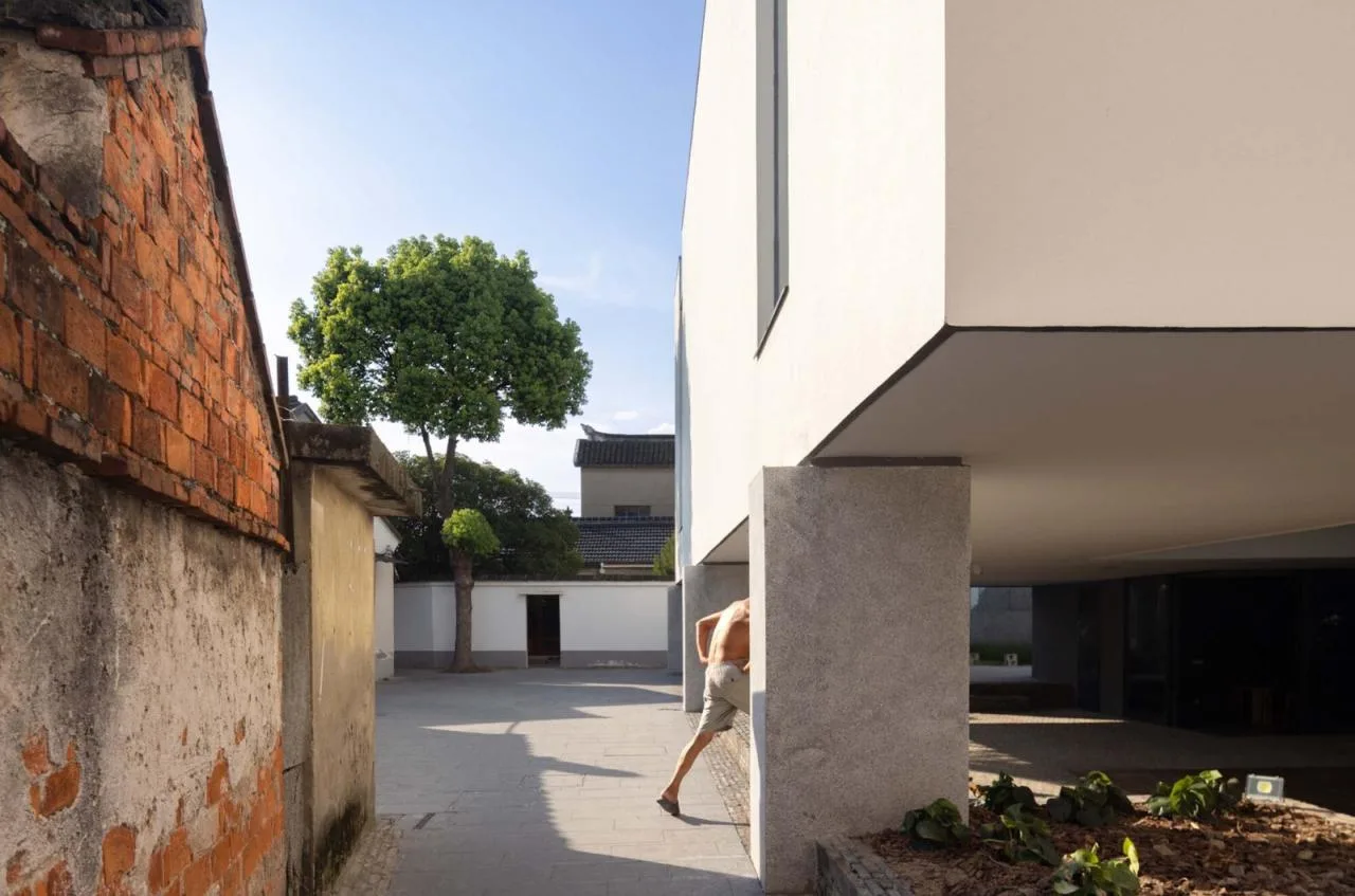 BIM Architecture | Meeting Room in Bache School Town/Proper Design