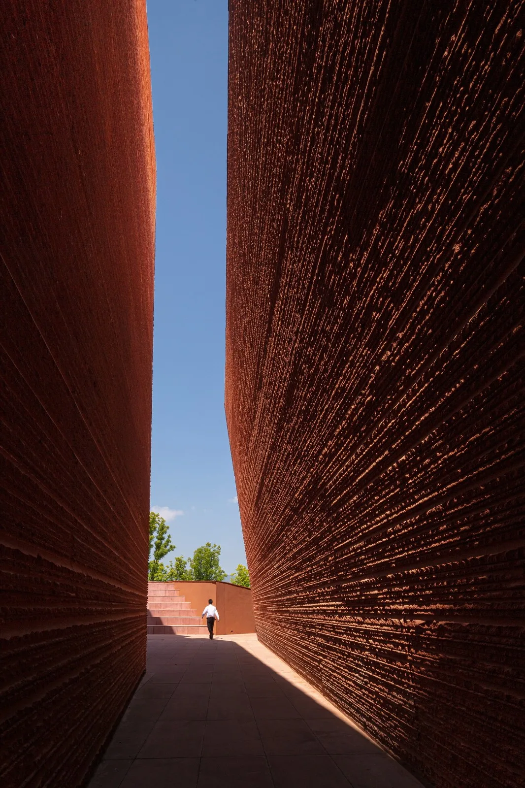 BIM Architecture | Red Stone Array, Yunnan Dongfeng Yun Art Center/Meng Fanhao