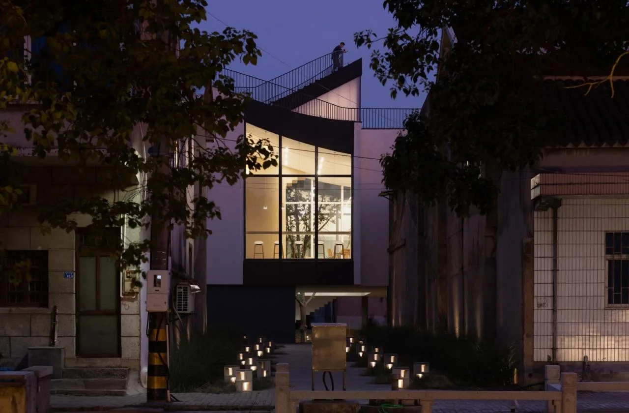 BIM Architecture | Meeting Room in Bache School Town/Proper Design