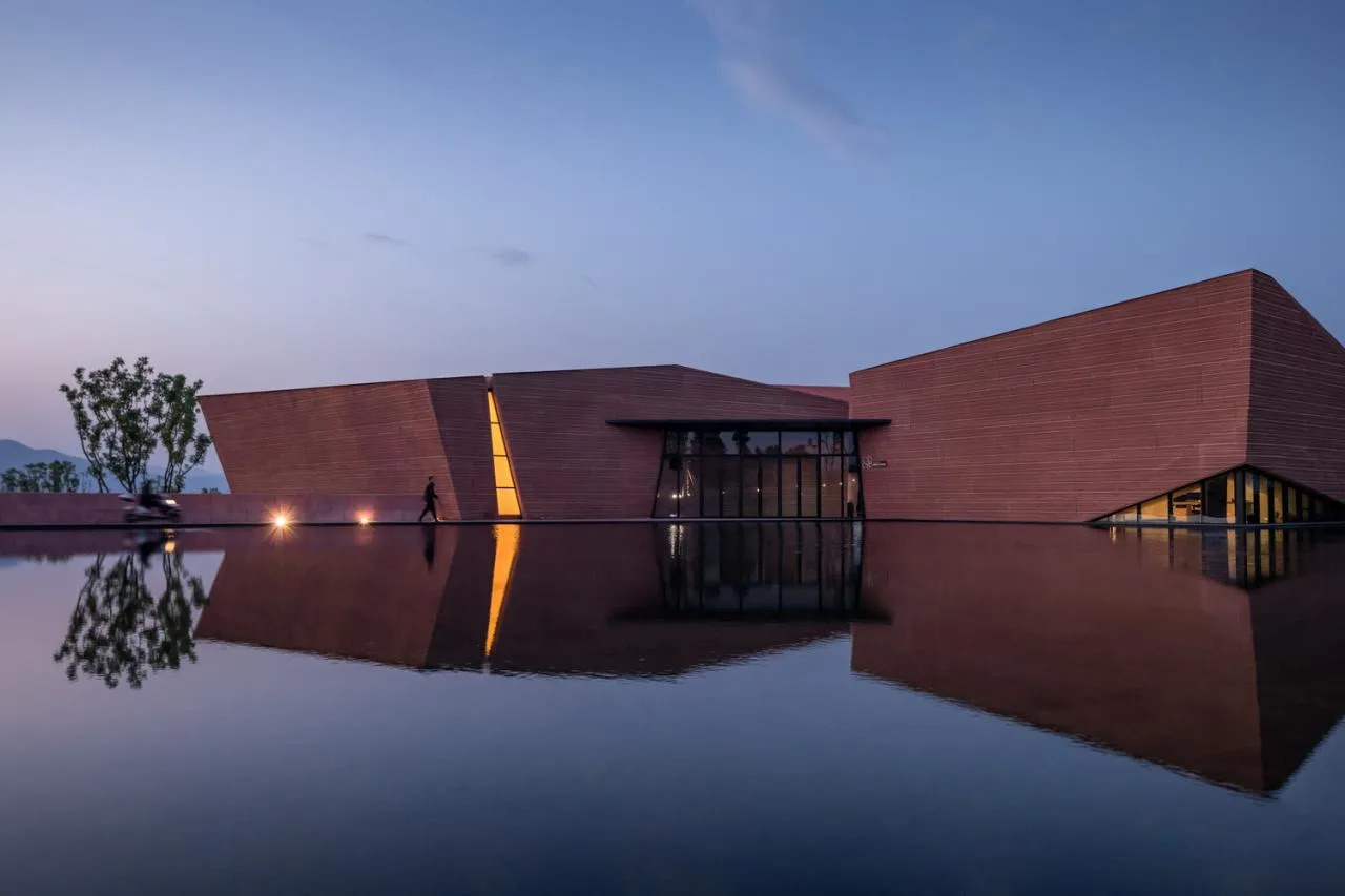 BIM Architecture | Red Stone Array, Yunnan Dongfeng Yun Art Center/Meng Fanhao