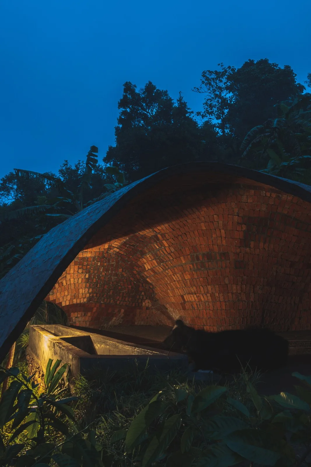 BIM architecture | Thin shell dome structure cowshed/Rnd Earth