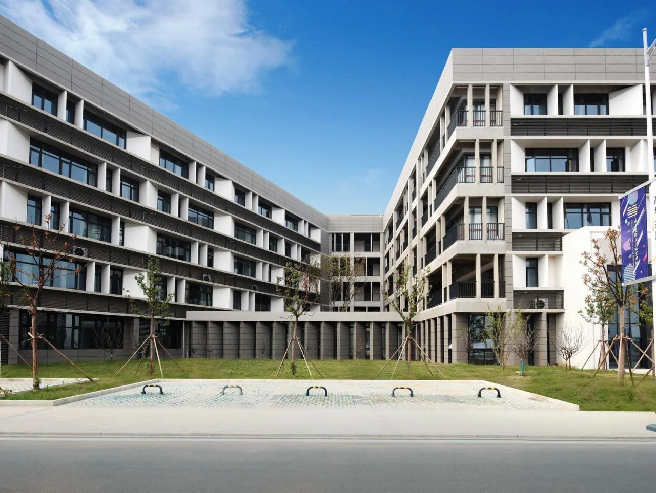 BIM Architecture | Xingshan Leshui Shuzihua: Changjiang Art Engineering Vocational College 3 # Teaching and Training Building/Hubei Jianyifeng Engineering Design Co., Ltd