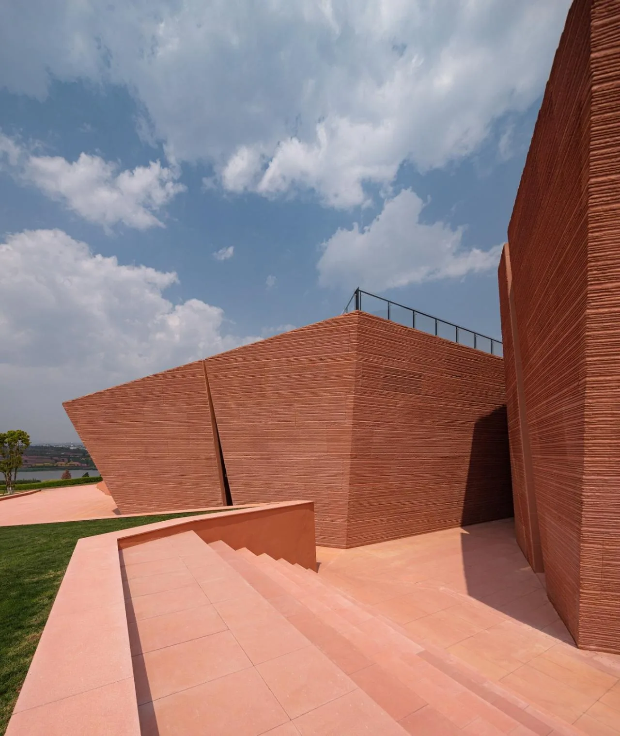 BIM Architecture | Red Stone Array, Yunnan Dongfeng Yun Art Center/Meng Fanhao