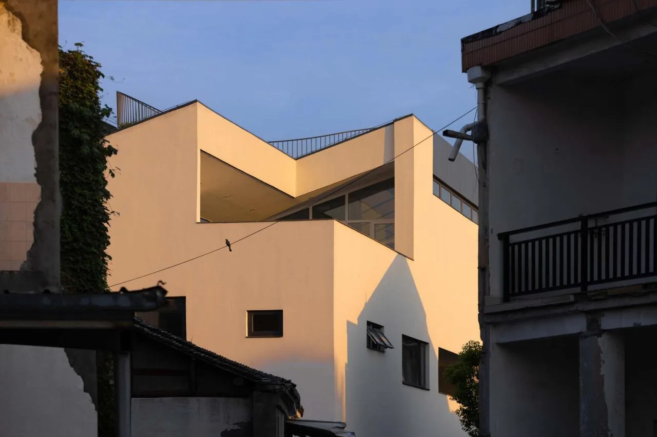 BIM Architecture | Meeting Room in Bache School Town/Proper Design