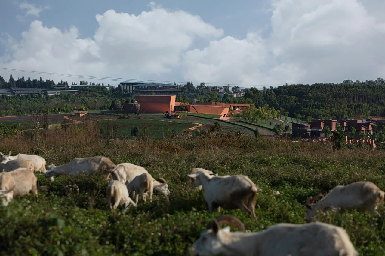 BIM Architecture | Red Stone Array, Yunnan Dongfeng Yun Art Center/Meng Fanhao