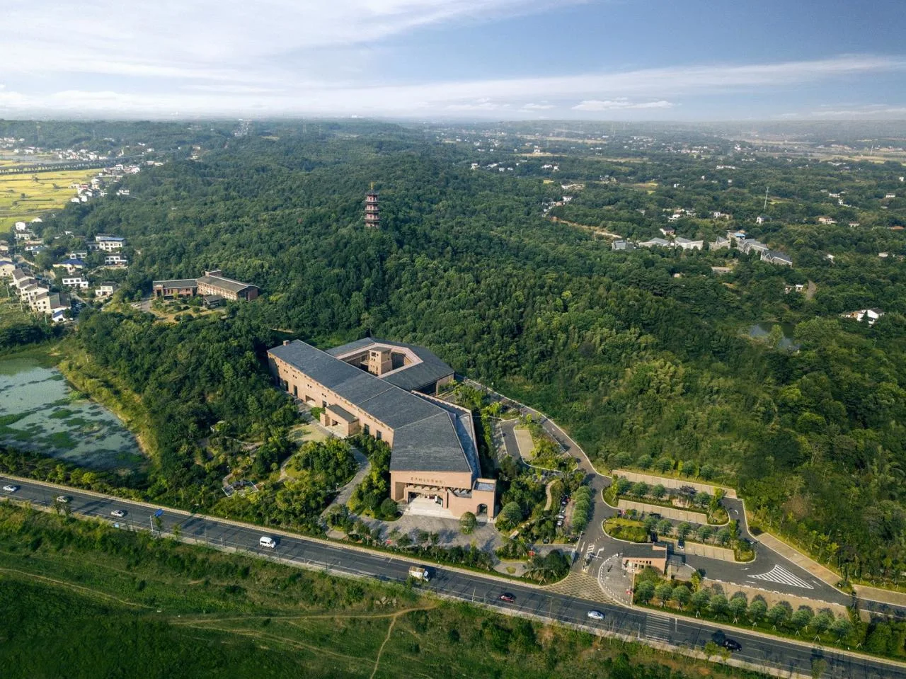 BIM Architecture | Overlaying Emotions, Building Architecture: Tongguan Kiln Site Museum/Luo Jin Studio