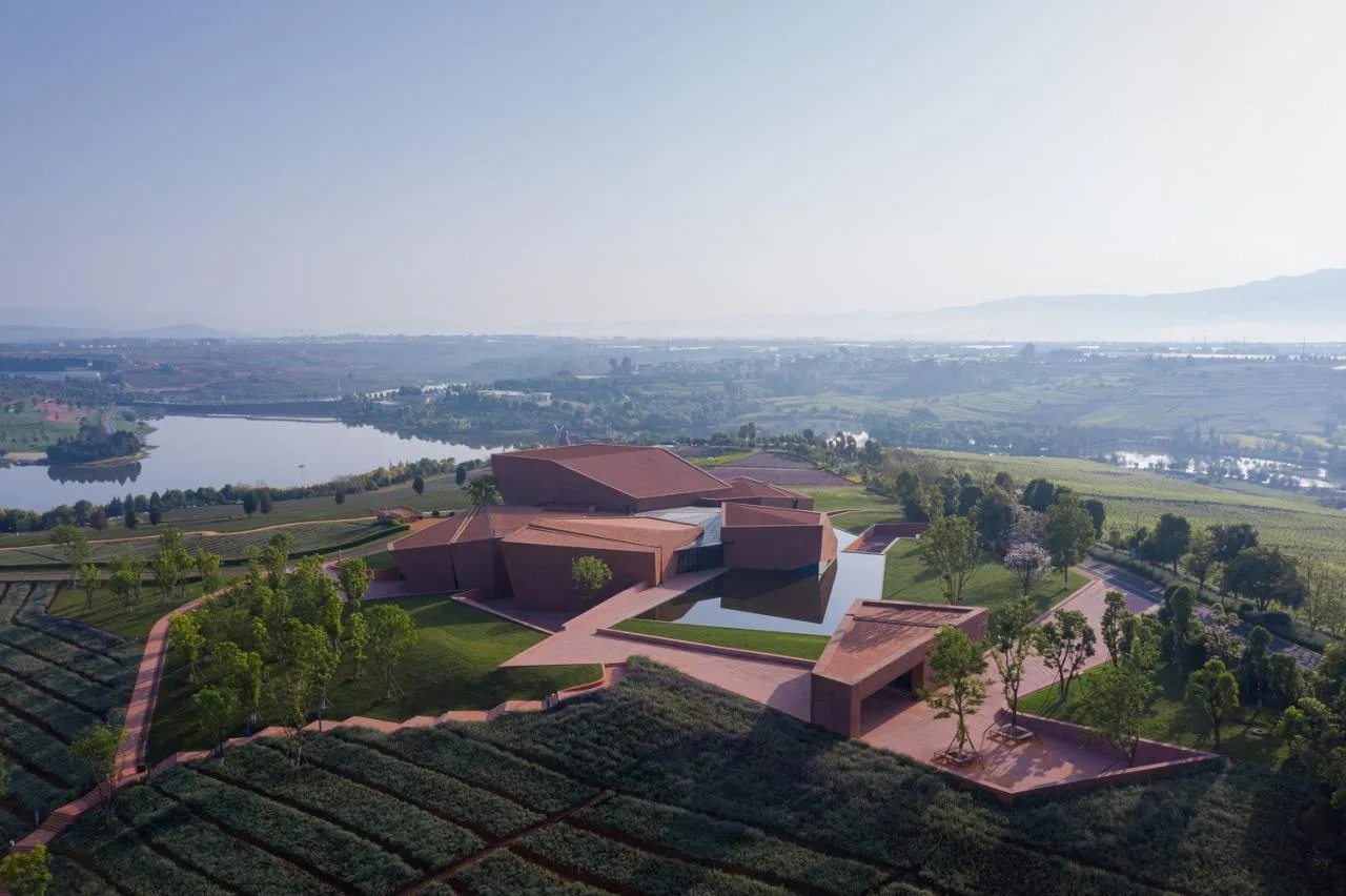 BIM Architecture | Red Stone Array, Yunnan Dongfeng Yun Art Center/Meng Fanhao