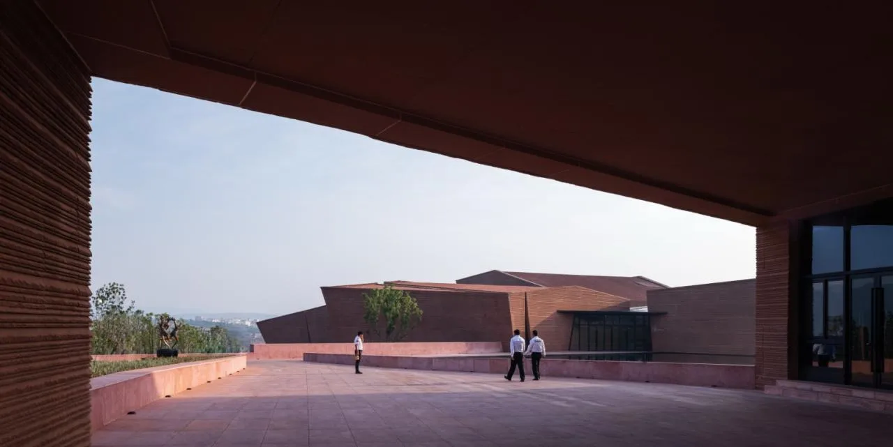 BIM Architecture | Red Stone Array, Yunnan Dongfeng Yun Art Center/Meng Fanhao